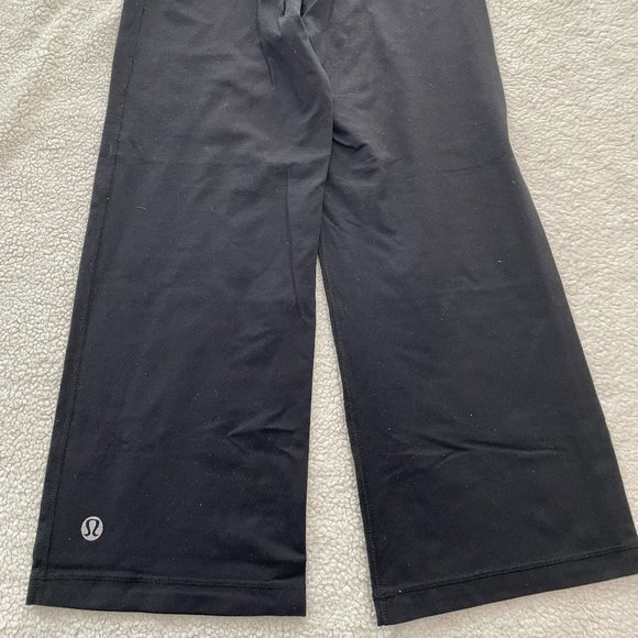 lululemon Wide-Leg Crop - Picture 2 of 2